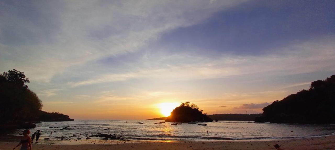 D'Lebah Homestay Nusa Penida Exterior photo